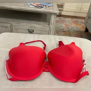 Victoria’s Secret- Valentine’s Day Collection - Lined Perfect Coverage- 38D
